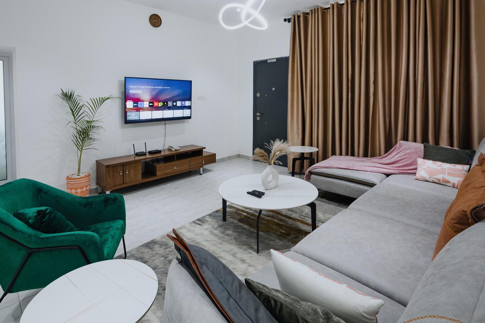 The Avery Apartments At Odomaa Place B, East Airport Akkra Exterior foto
